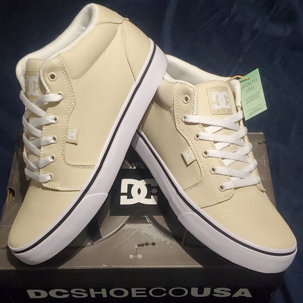 DC Anvil Mid "Sage"  New In Original Box! Mens 11 & 12